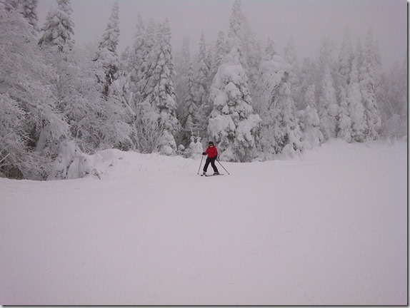 Nadine Skiing